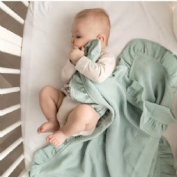Ruffled edge pure cotton blanket